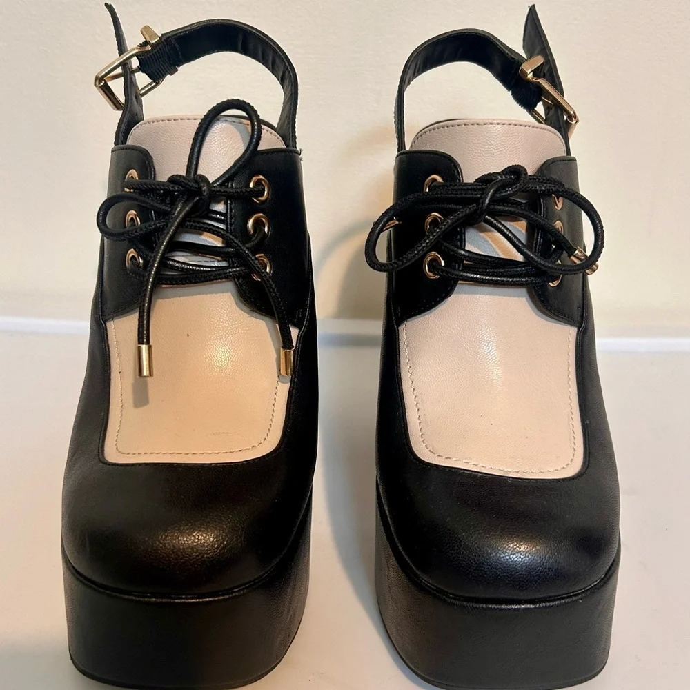 SONDOS FAUX LEATHER CHUNKY SLINGBACK HEELS in Black/Chalk size8/39